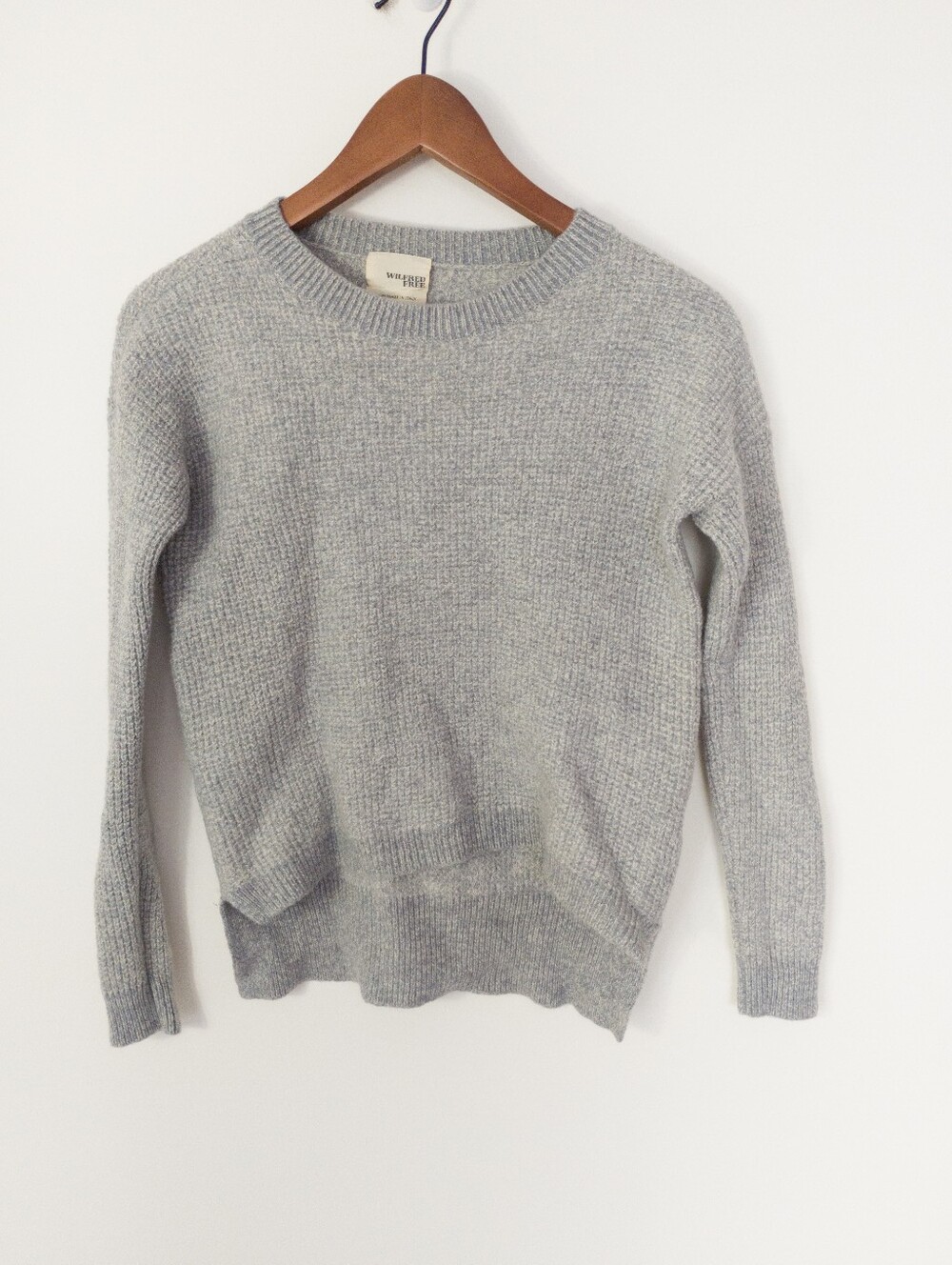 Aritzia Wilfred Free Gray Waffle Knit 100% Wool High Low Crewneck Sweater XS